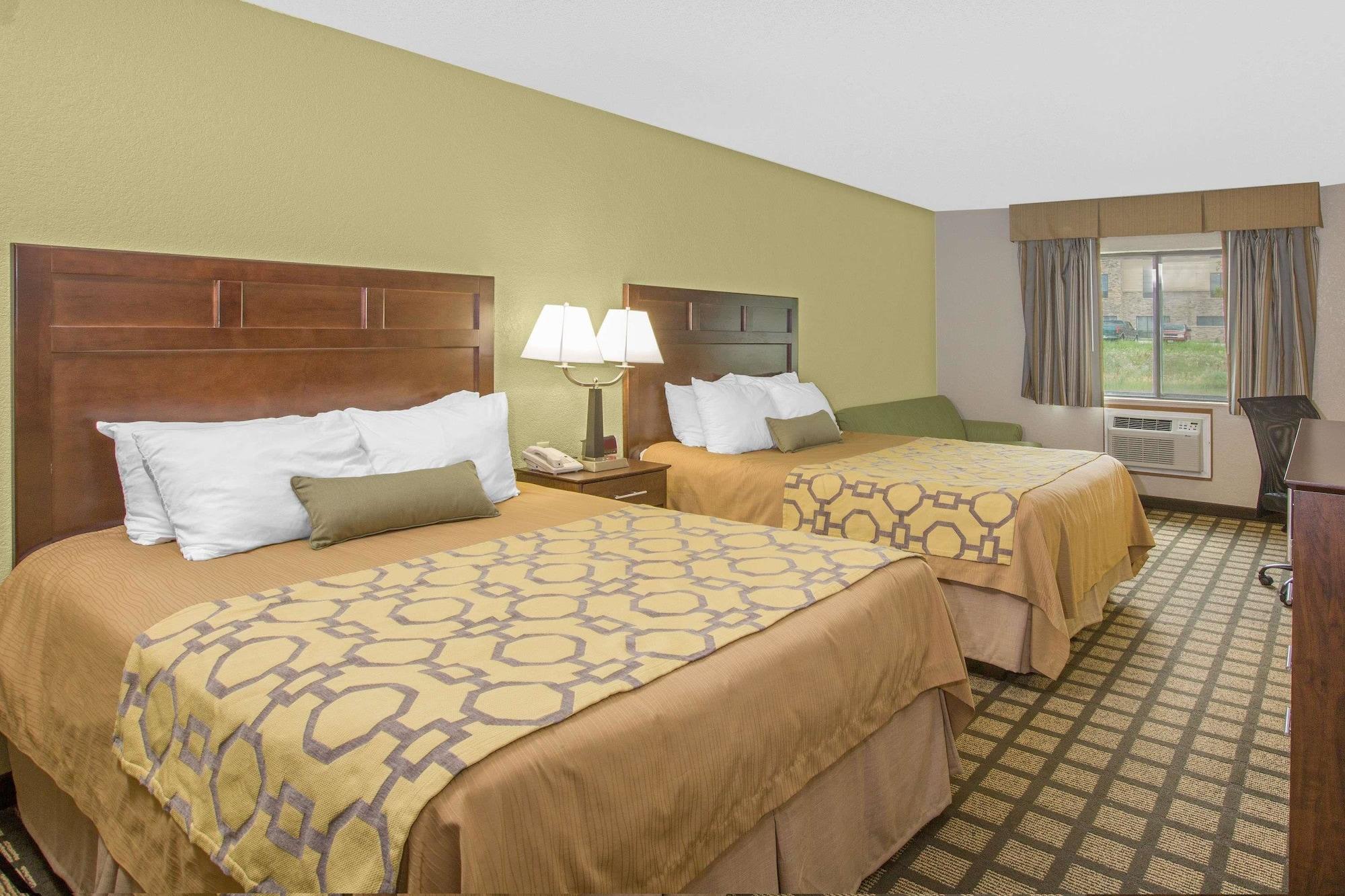 Baymont By Wyndham Ames Hotel Екстериор снимка