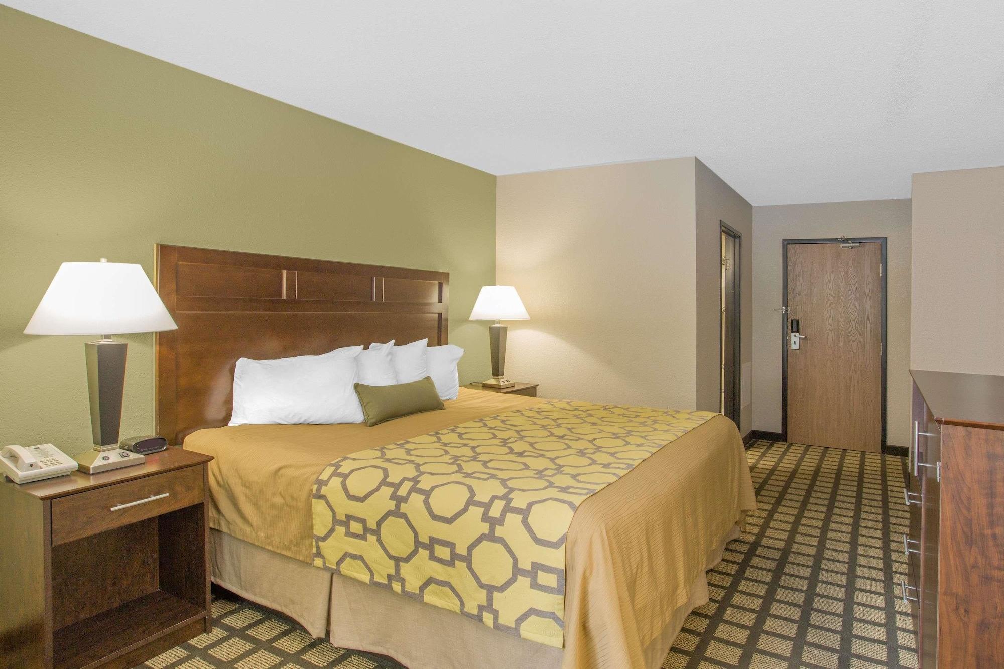 Baymont By Wyndham Ames Hotel Екстериор снимка