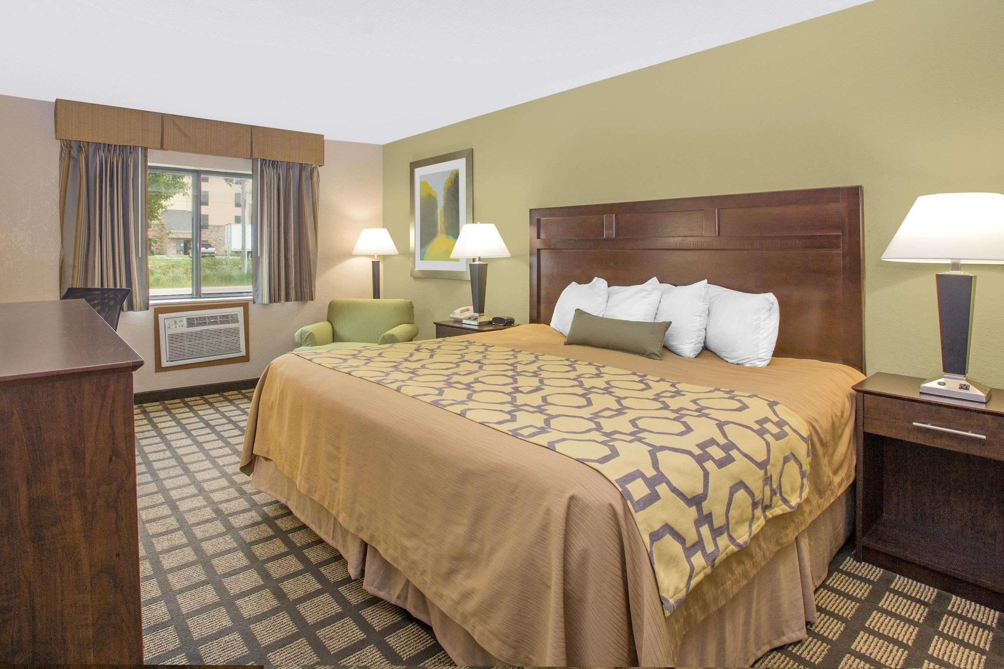 Baymont By Wyndham Ames Hotel Екстериор снимка