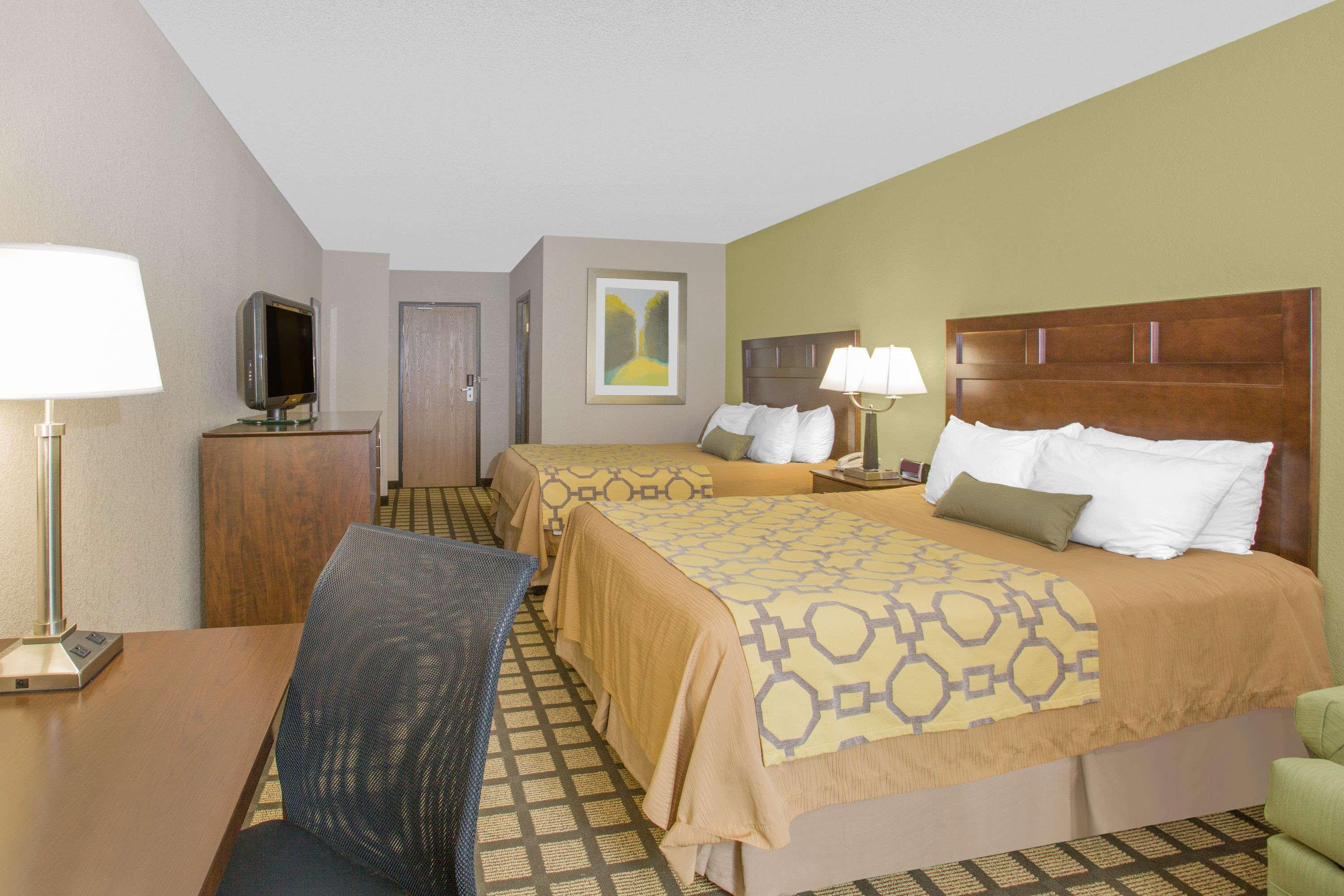 Baymont By Wyndham Ames Hotel Екстериор снимка