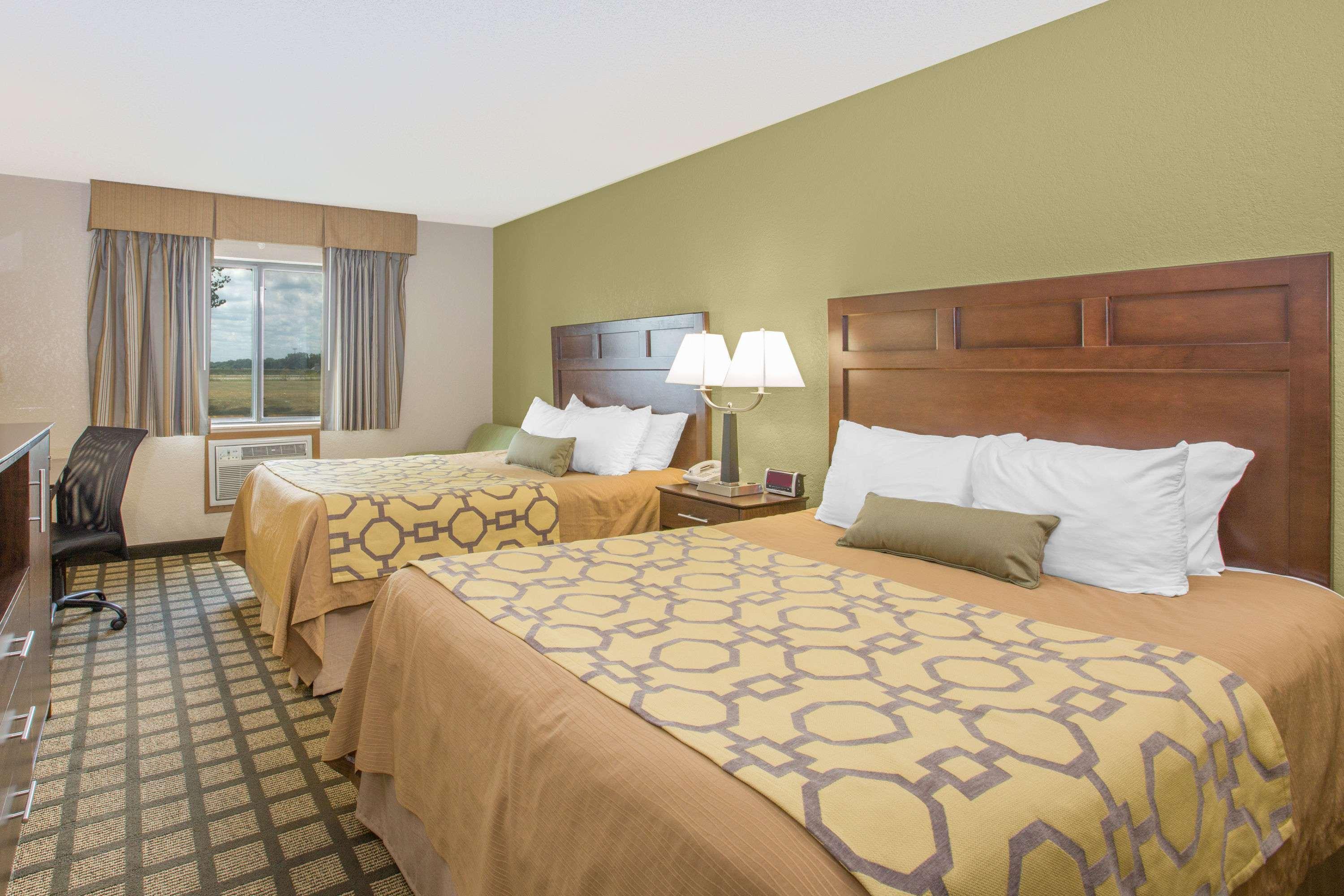 Baymont By Wyndham Ames Hotel Екстериор снимка